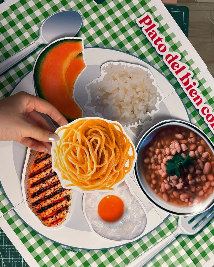 Plato interactivo con réplicas de alimentos en tamaño real 🍎🥦
